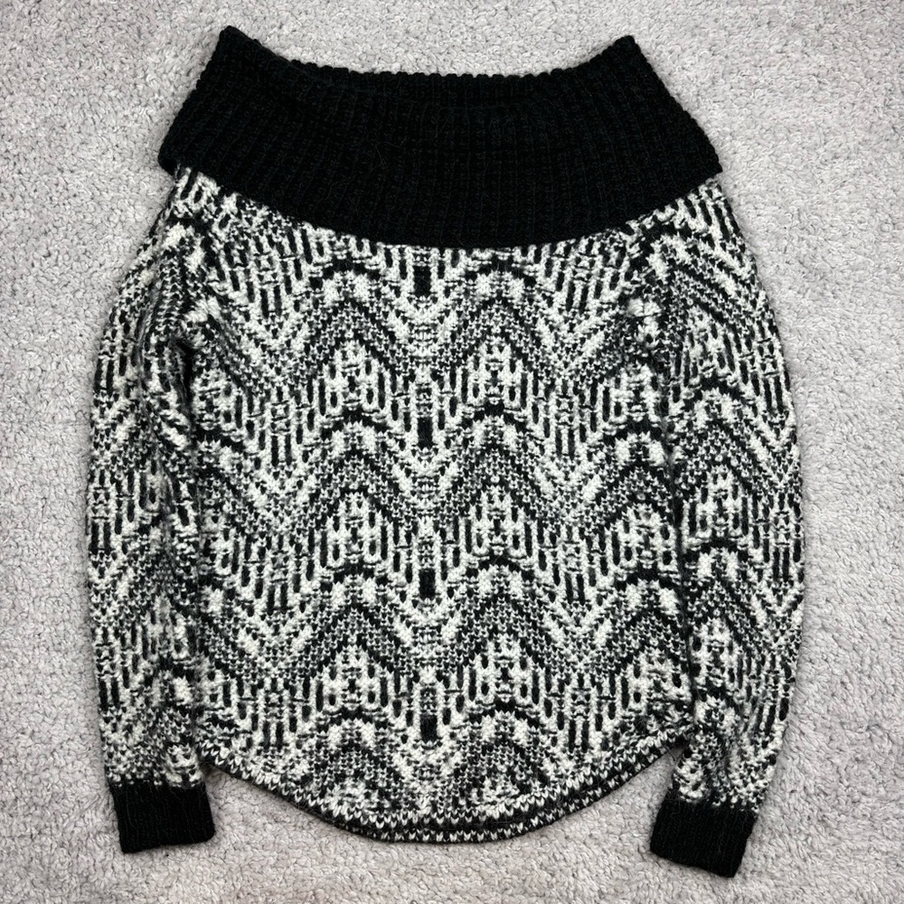 Abercrombie and Fitch Sweater Womens Extra Small Soft Cowl Neck Geometric Church